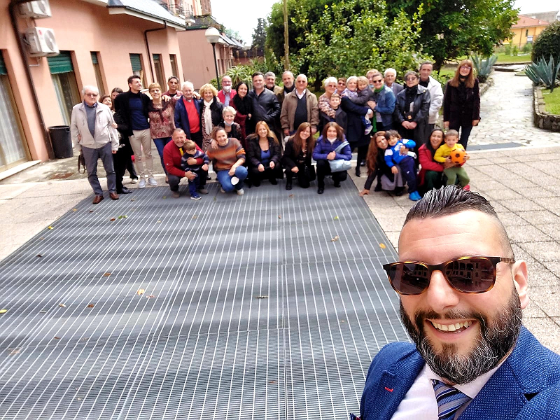 Foto di gruppo - inaugurazione nuovo locale di culto